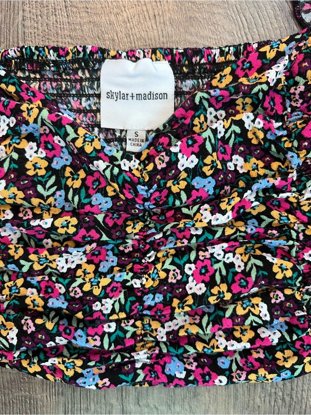 Skylar + Madison Black Multi Floral Puff Sleeve Crop Top - Picture 2 of 9